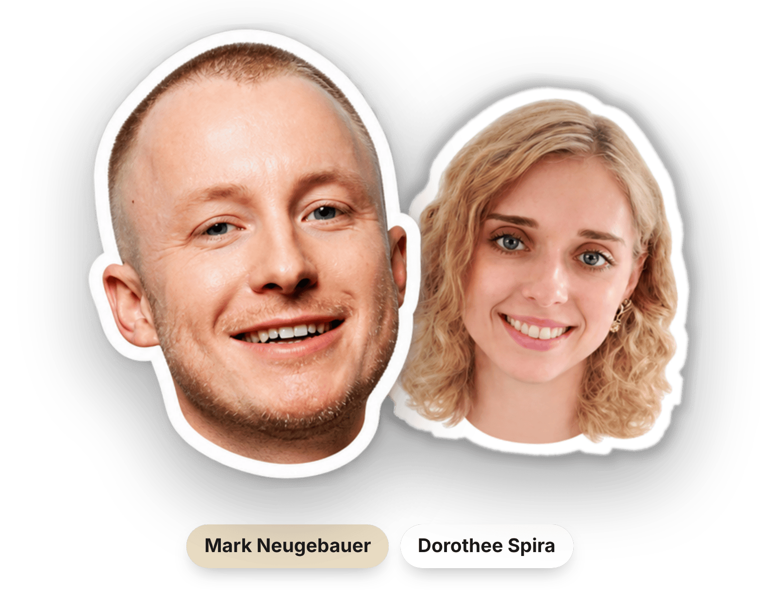 Zwei Personen mit lächelnden Gesichtern sind abgebildet. Eine Person hat kurze, blonde Haare und eine helle Hautfarbe, die an